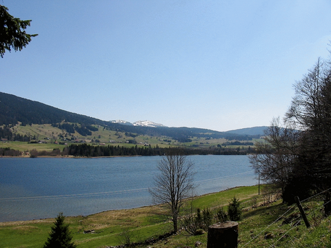 Le lac des Rousses au printemps